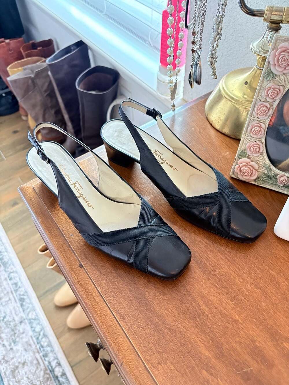 Salvatore Ferragamo Slingback Pumps Size 6 C Black Leather Heels